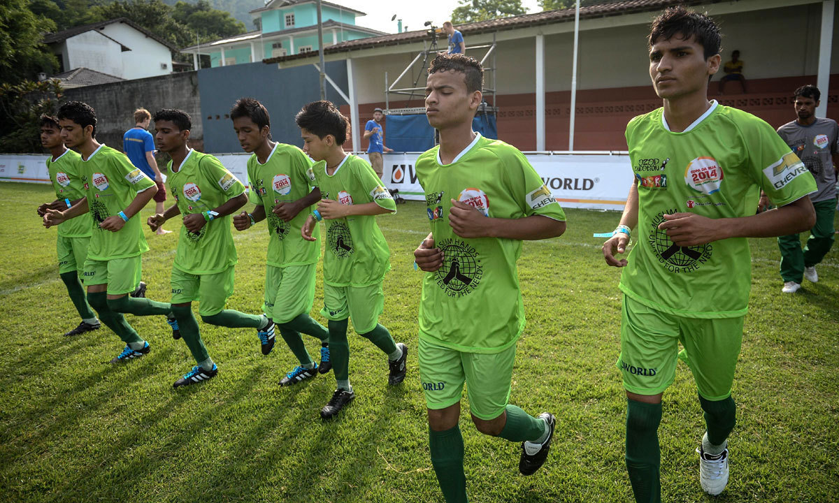 Pakistan street footballers to train in England